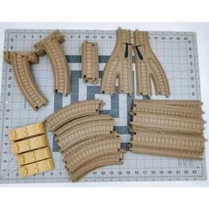 Thomas & Friends TrackMaster Railway System Track Expansion Pack 32 Pc Deluxe